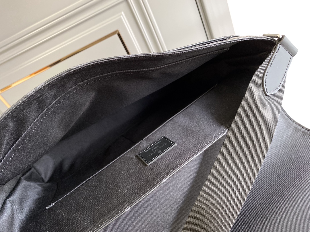 L*ouis V*uitton Top Bag 31*27*8cm