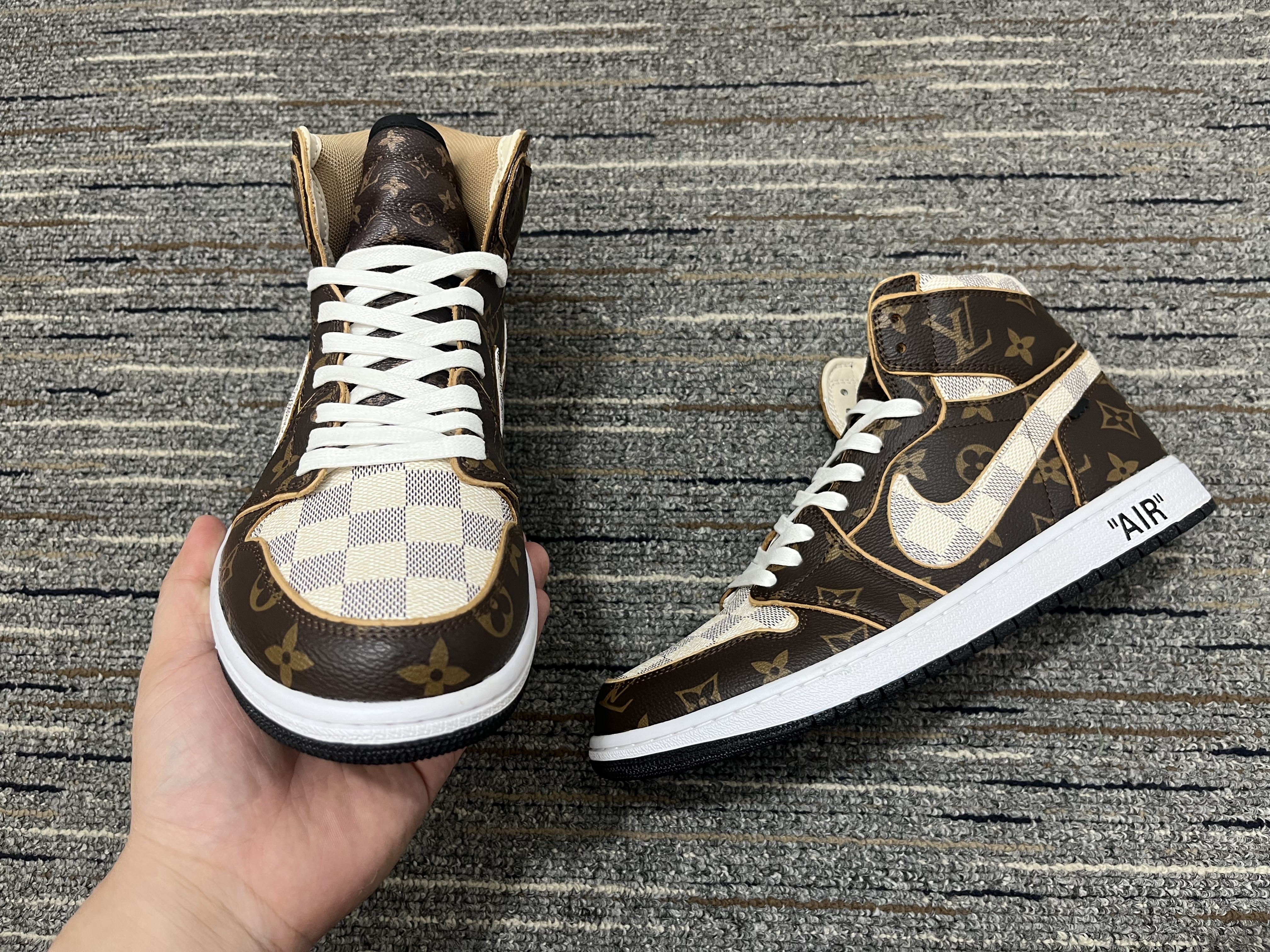 Air Jordan 1 L*V Top Sneakers