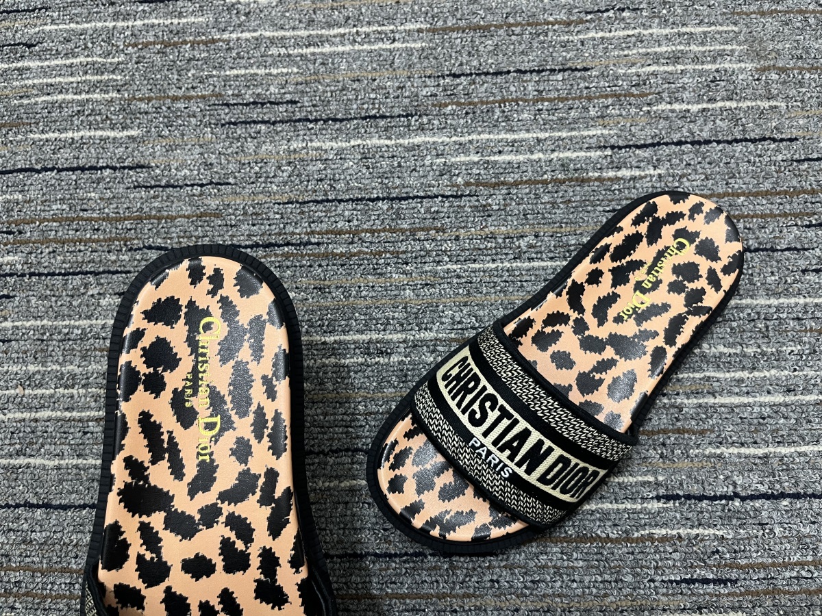 Women D*or Sandals