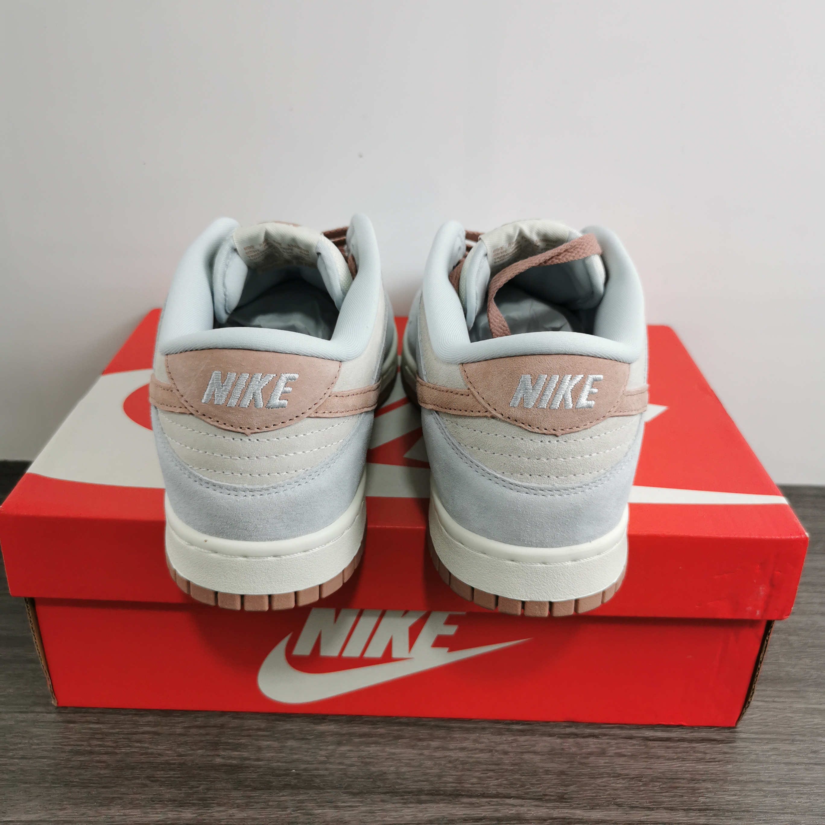 from Nike dunk SB Low Fossil Rose DH7577-001
