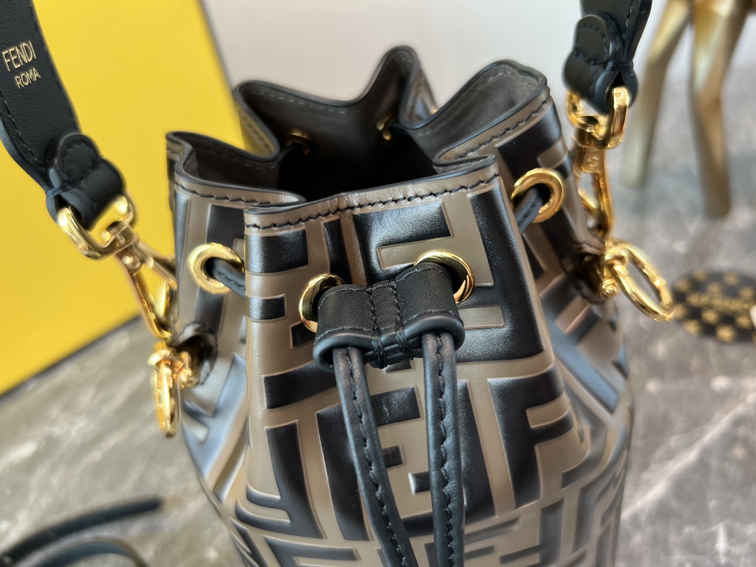 F*endi Bag Top Quality 12*10*18CM