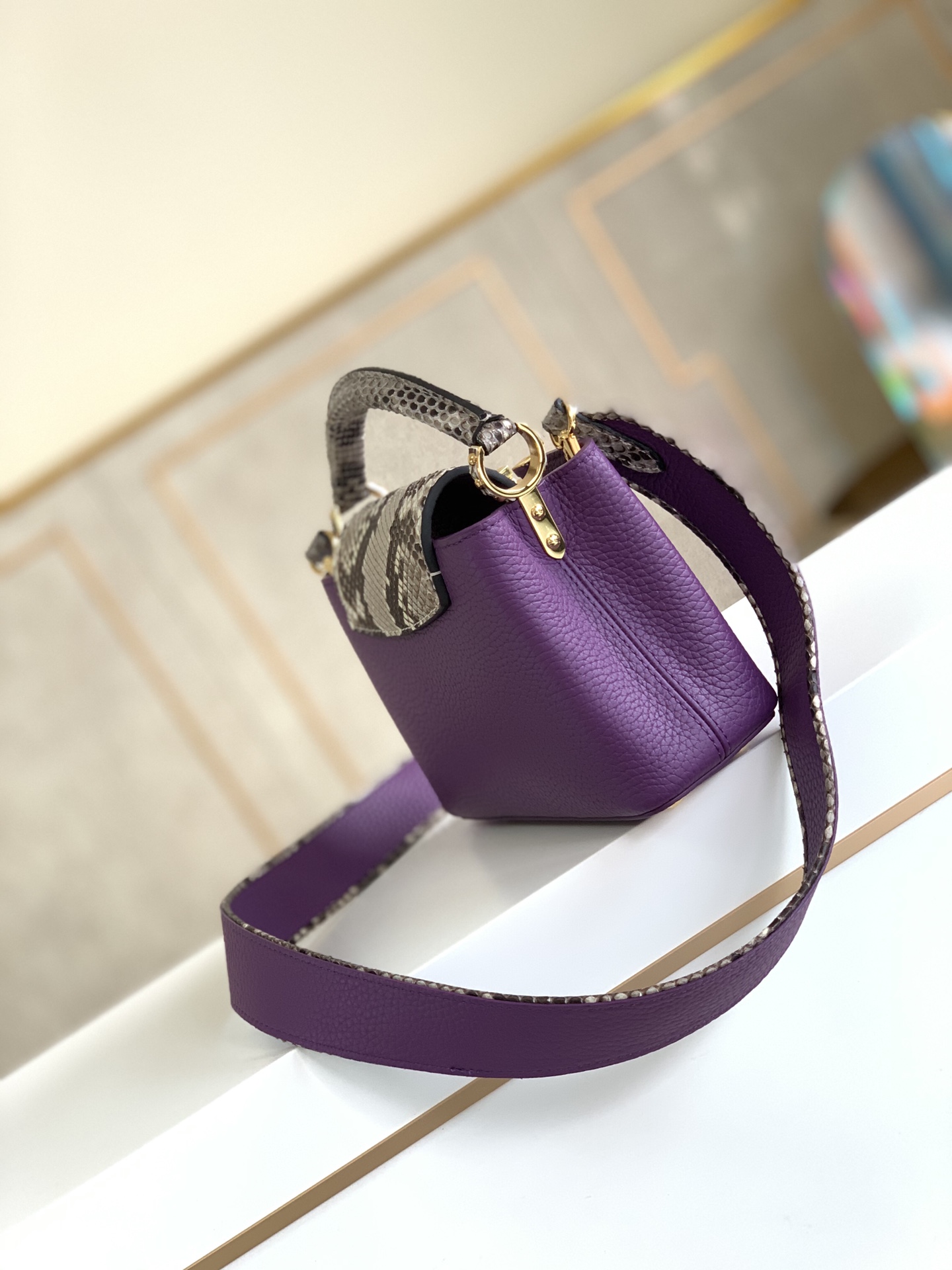 L*ouis V*uitton Top Bag 21x14x8cm