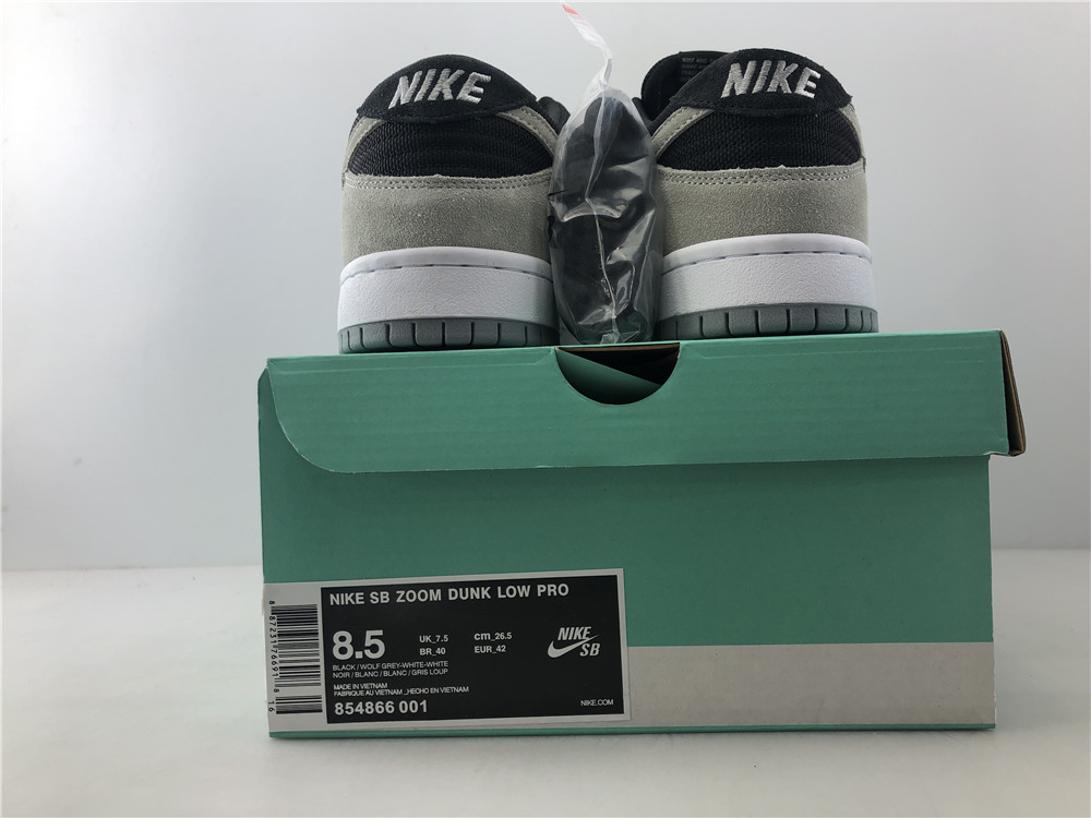 from NIKE SB DUNK LOW TRD