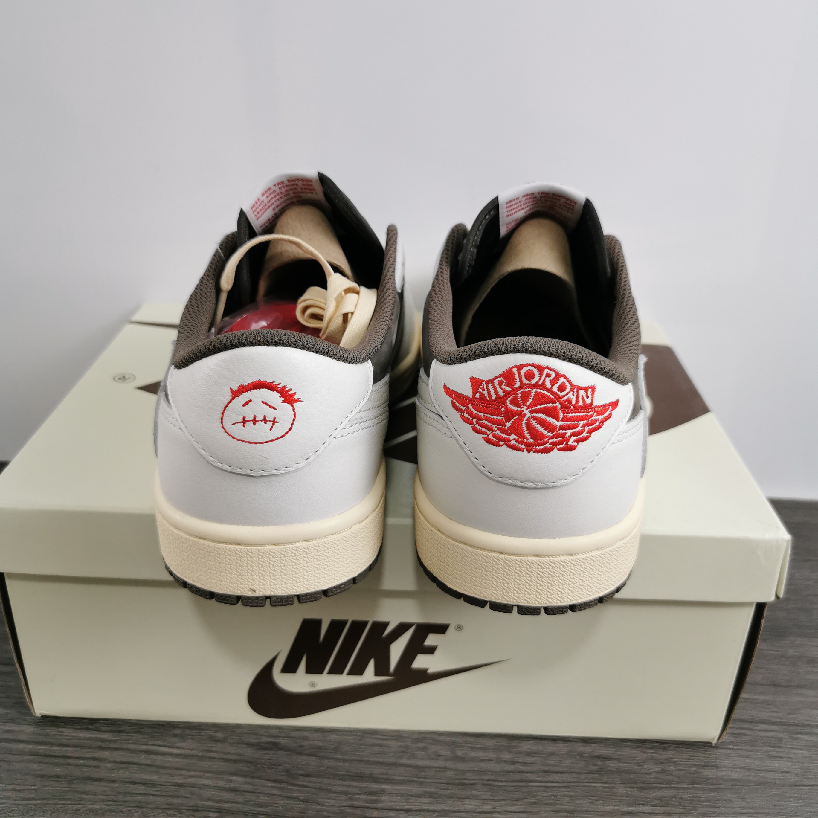 T*ravis S*cott x Air Jordan 1 Low OG DM7866-162