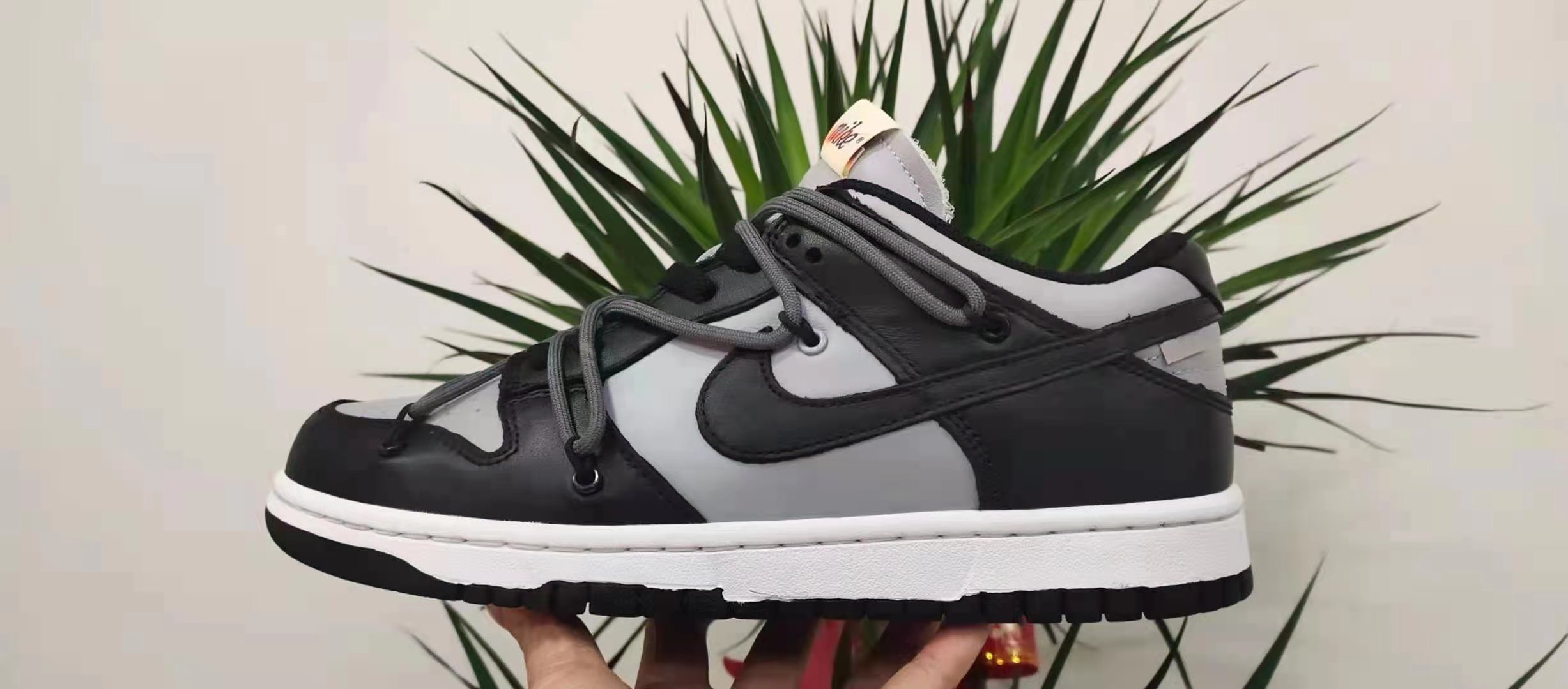 from O*ff-W*hite x Nike Dunk Low