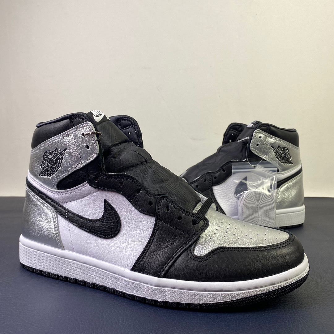 Air Jordan 1 High OG WMNS “Silver Toe” CD0461-001