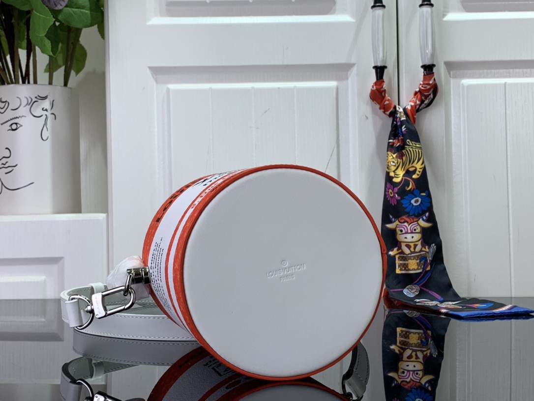 L*ouis V*uitton Bag Top Quality 13.5*17*7CM