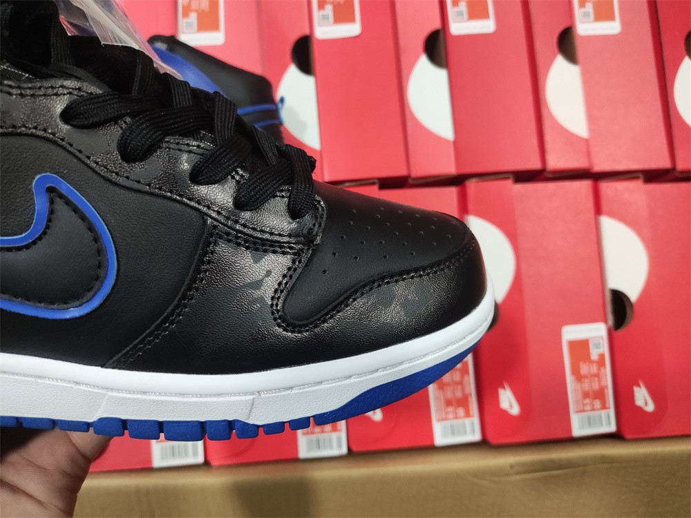 from NIKE DUNK HI RETRO SE DD3359-001