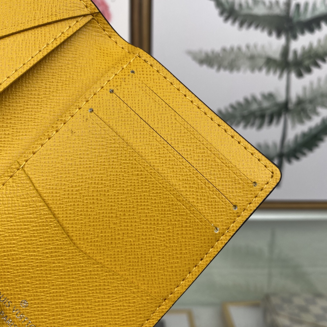 L*ouis V*uitton Bag Top Quality 8*11*1CM