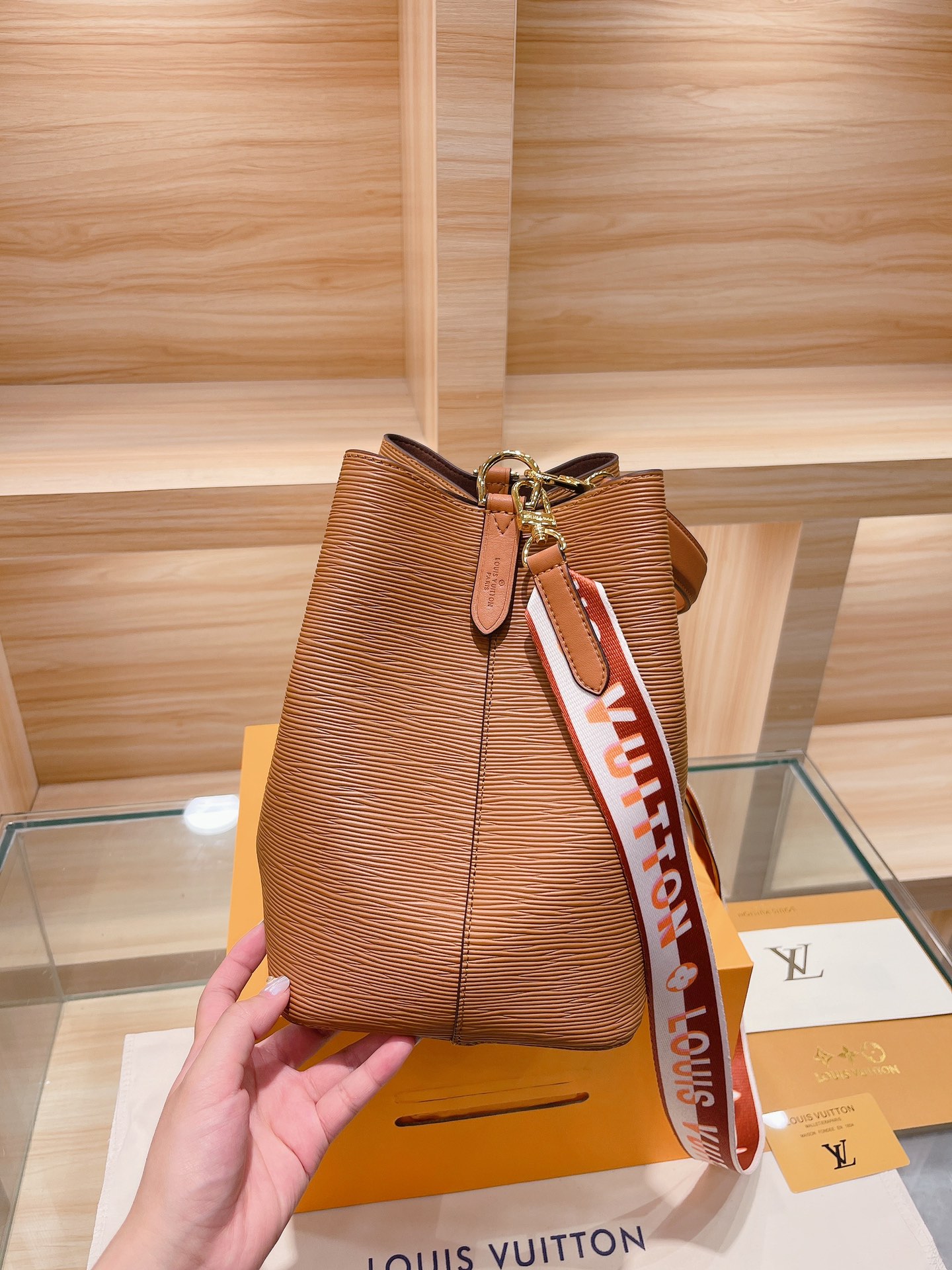 L*ouis V*uitton Top Bag 25*26cm