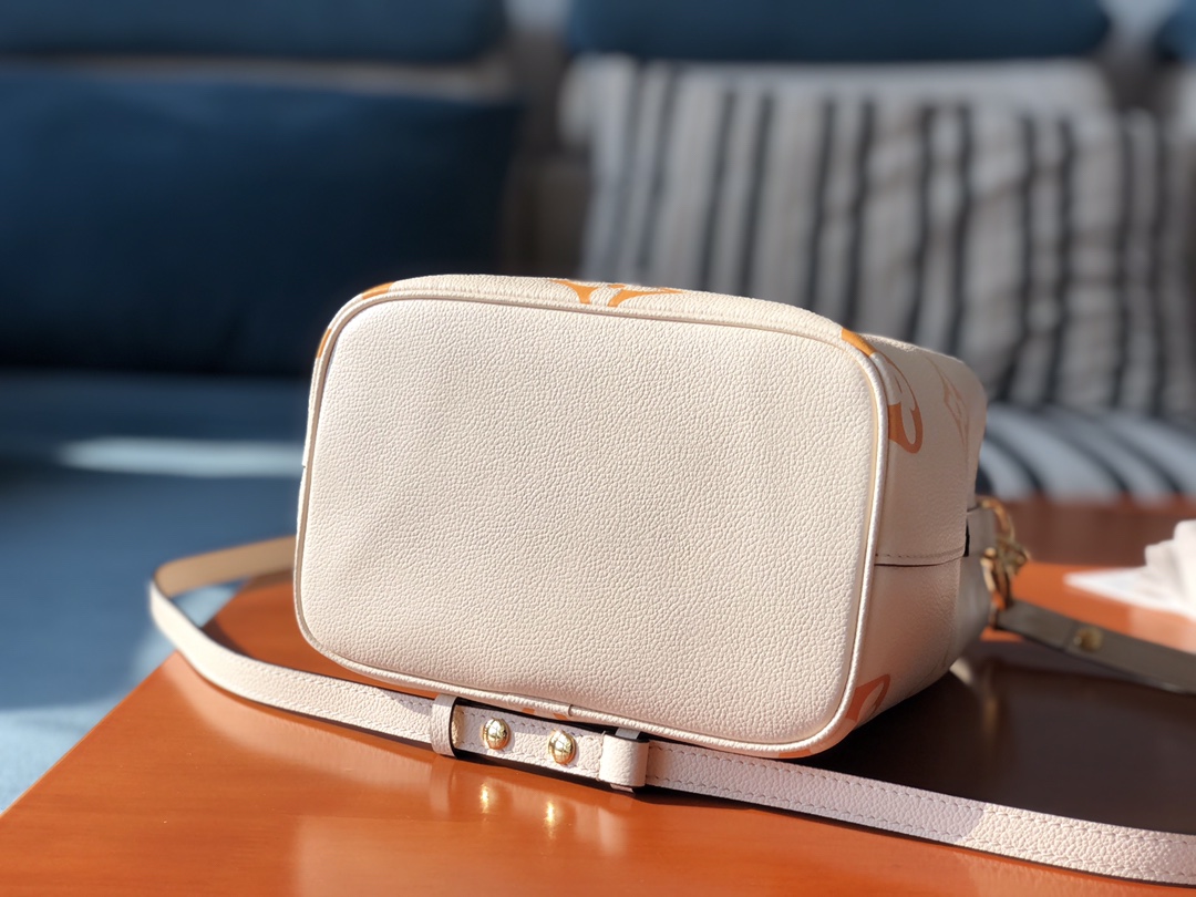 L*ouis V*uitton Bag Top Quality 20 x 20 x 13cm