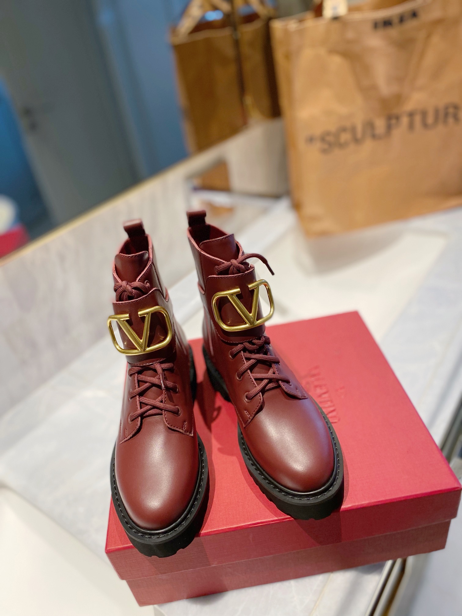 Women 𝑉*𝐴𝐿𝐸𝑁𝑇𝐼𝑁𝑂 Top Sneakers