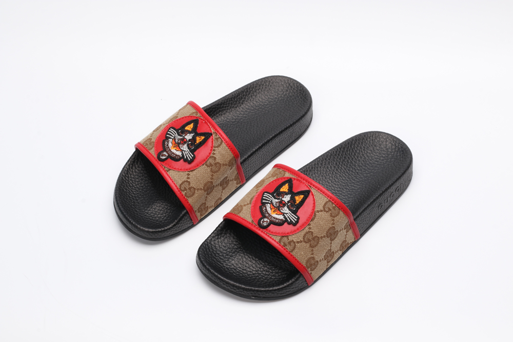G*cci Sandals