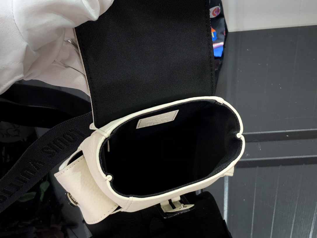 L*ouis V*uitton Top Bag 14*19.5*5cm