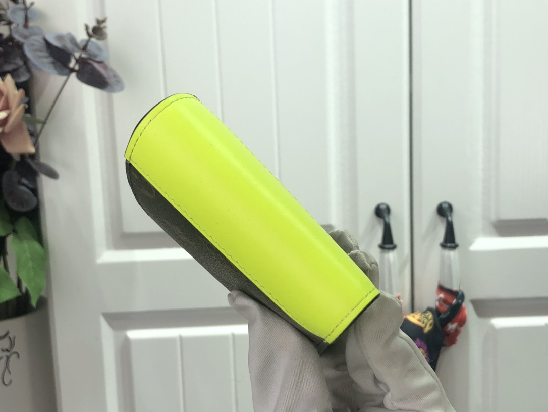 L*ouis V*uitton Bag Top Quality 11.5*9*1.5CM