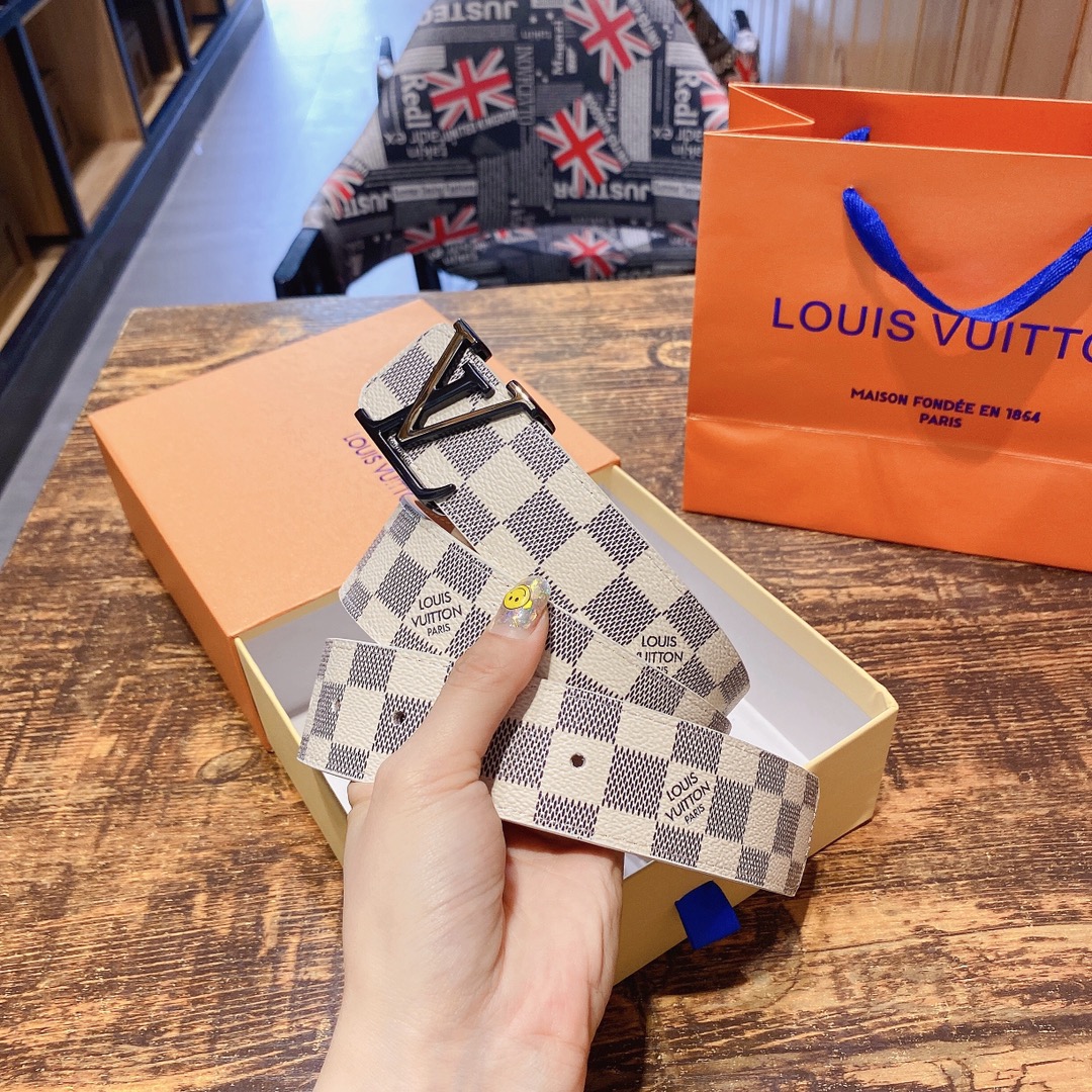 L*ouis V*uitton Belts Top Version