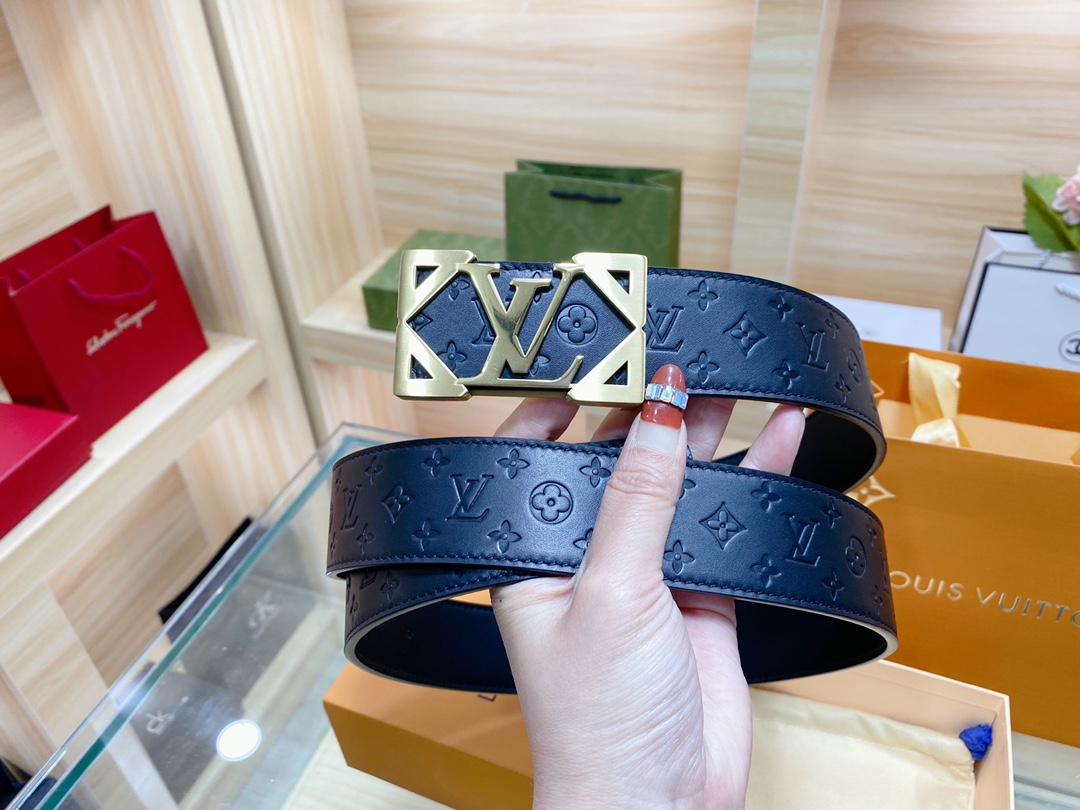 L*ouis V*uitton Belts Top Version