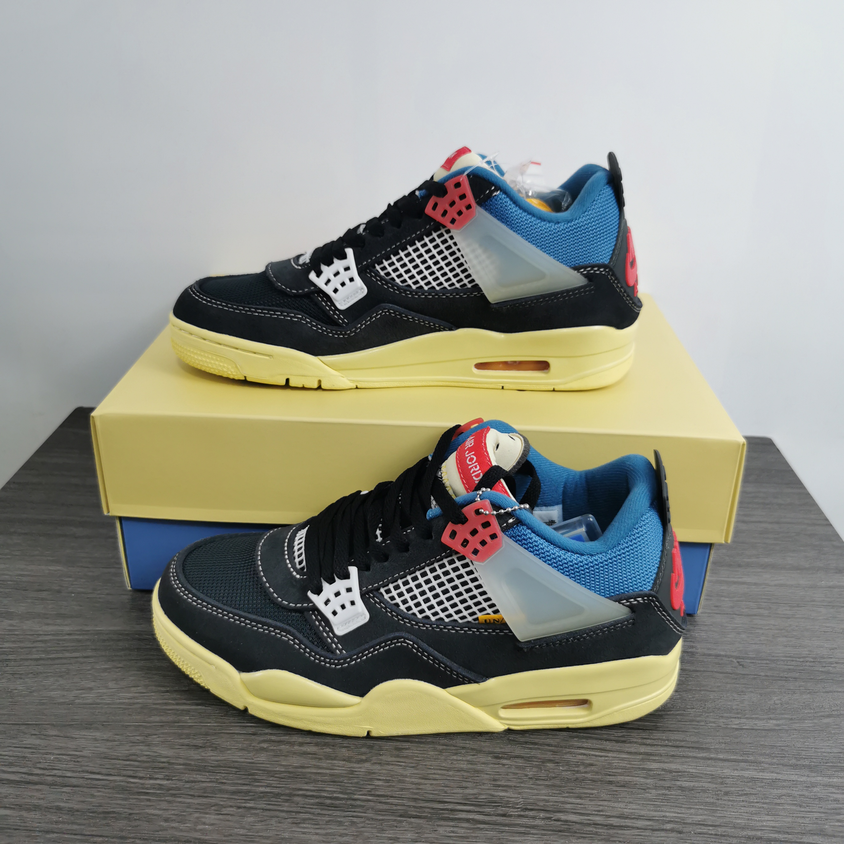Union x Air Jordan 4 DC9533-001