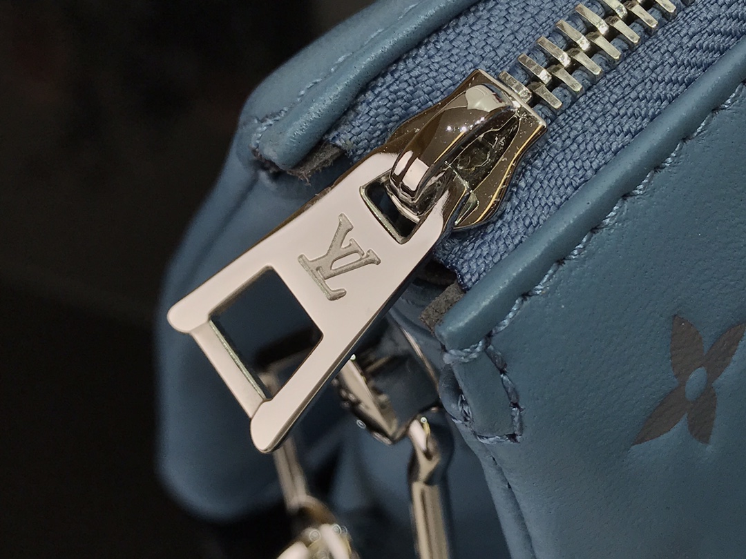 L*ouis V*uitton Top Bag 26*20*12cm