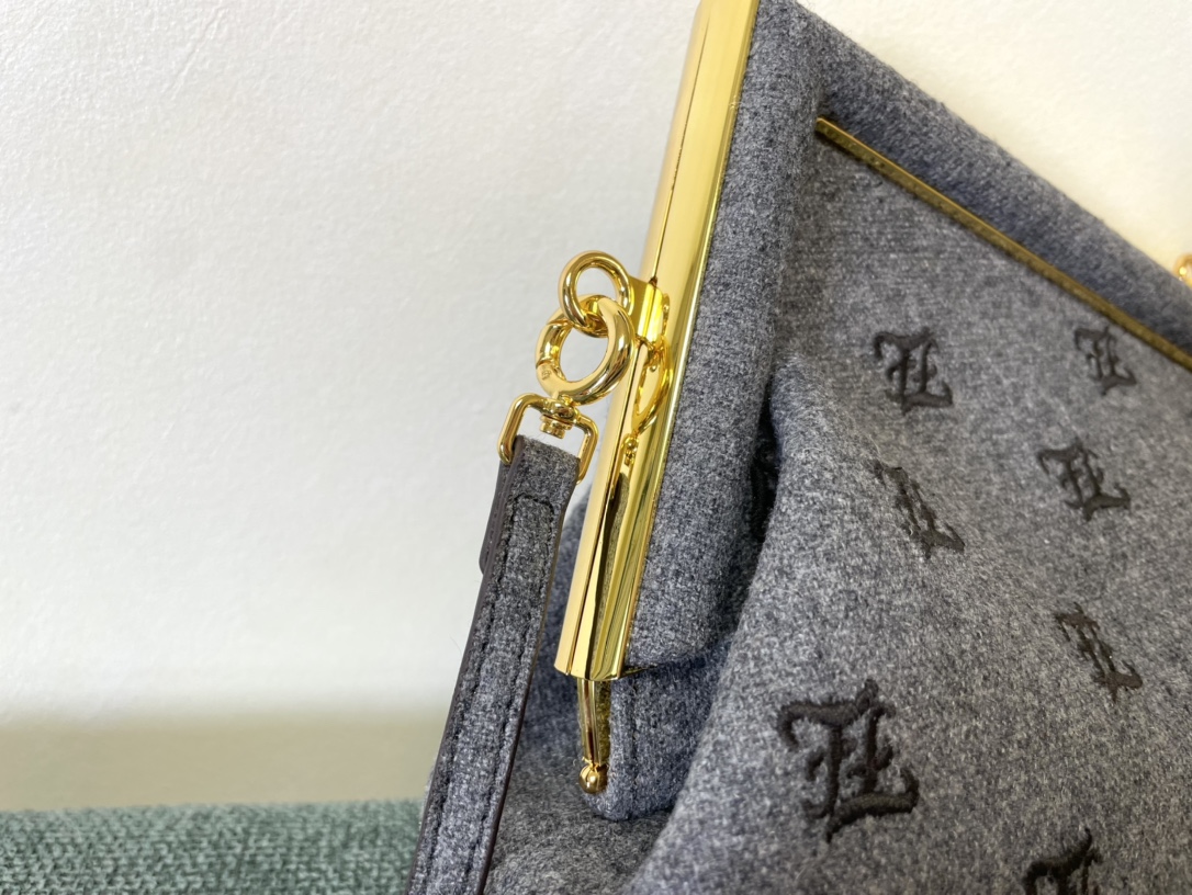 F*endi Top Bag 26*9.5*18CM