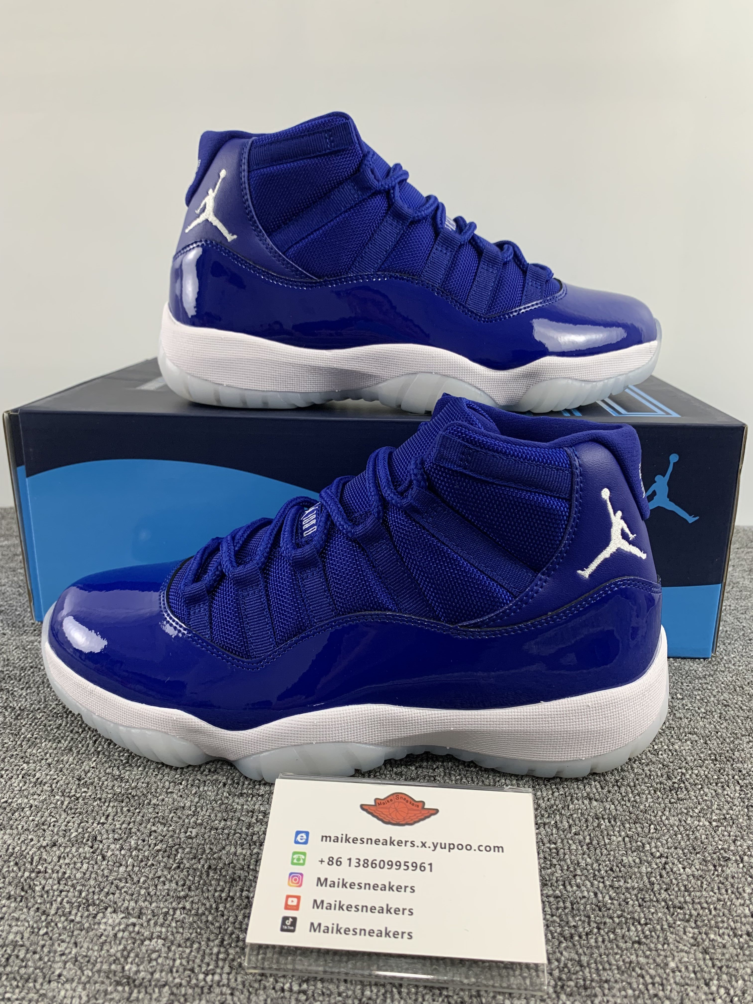 Jordan 11 Retro Midnight Navy White