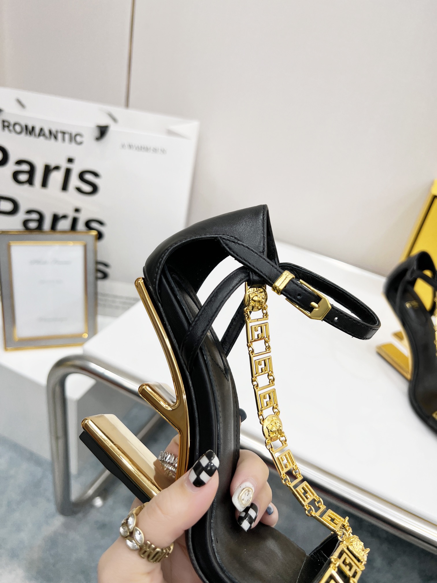 Women F*endi Top Quality Sandals