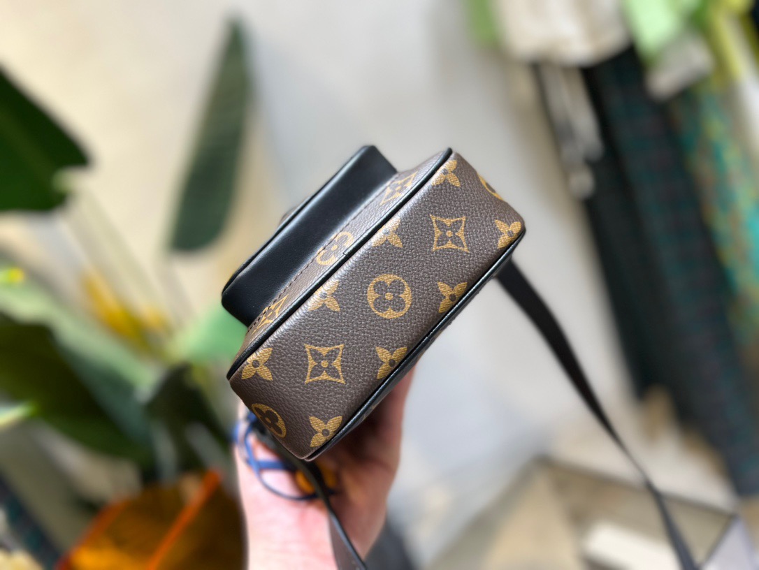 L*ouis V*uitton christoer mini handbag Top Quality 15*17*8cm