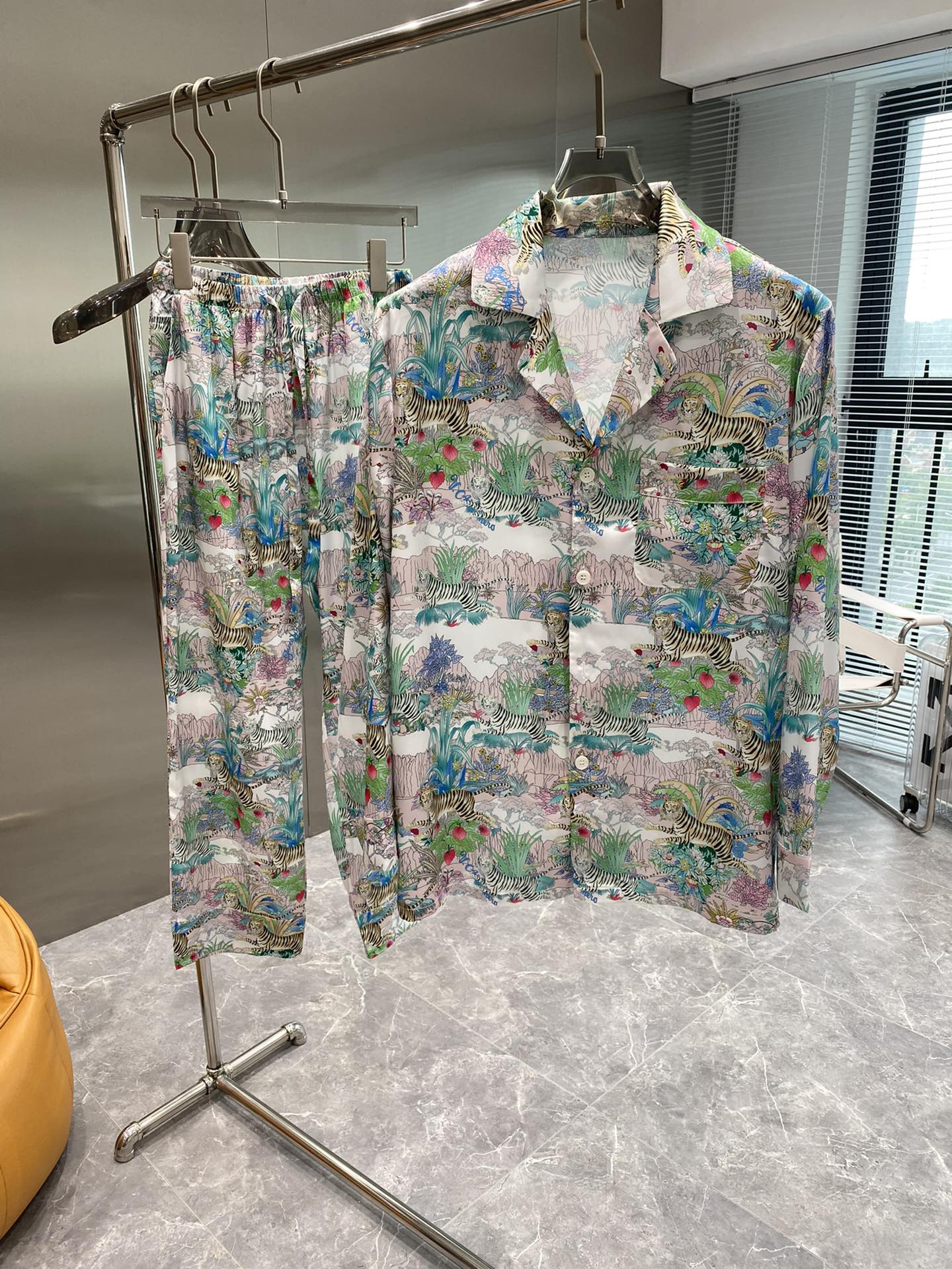 Men Sets Top Quality