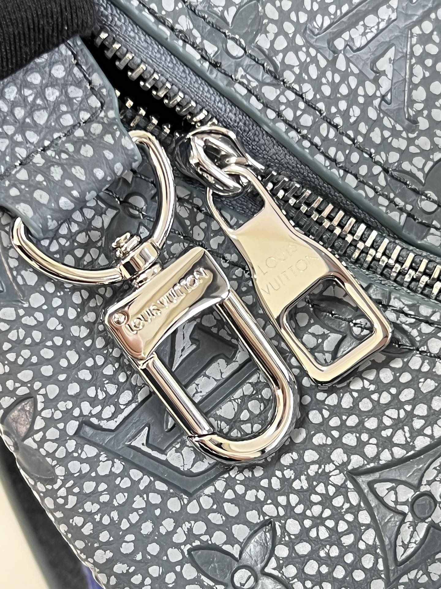 L*ouis V*uitton Top Bag 17*24*8.5CM