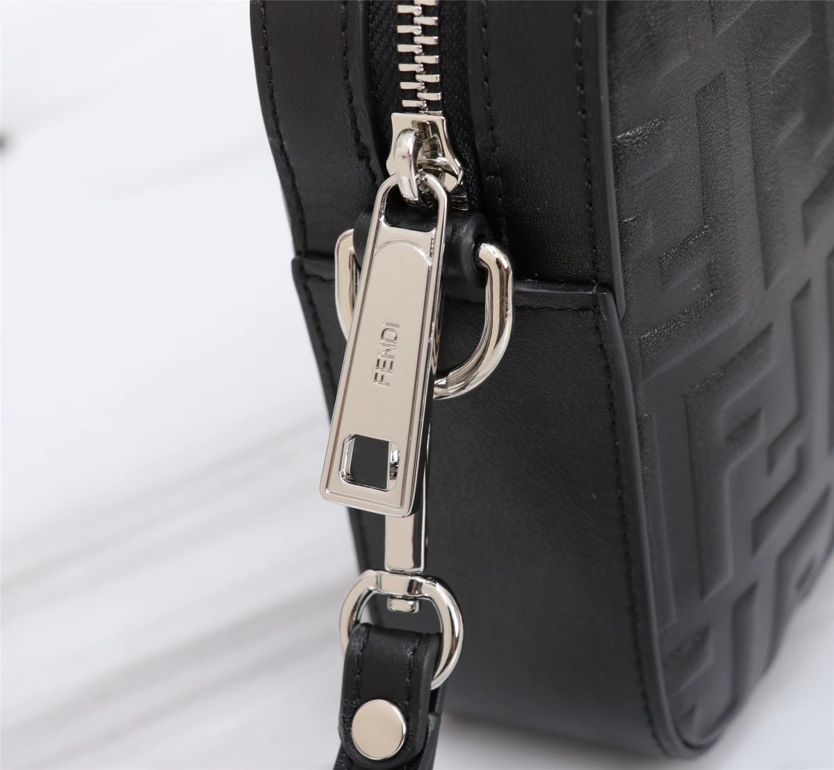 F*endi Bag Top Quality 23*16*5CM