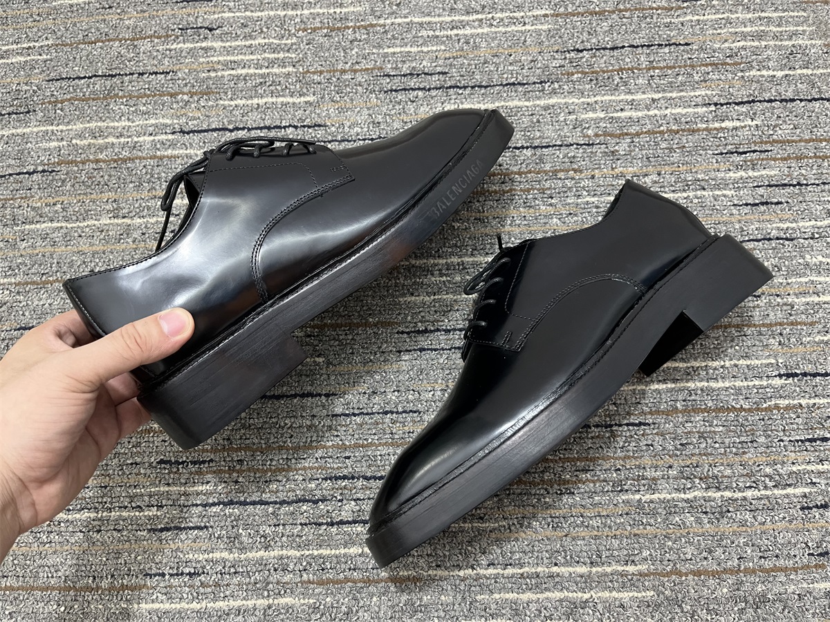 Men B*alenciaga Leather shoes