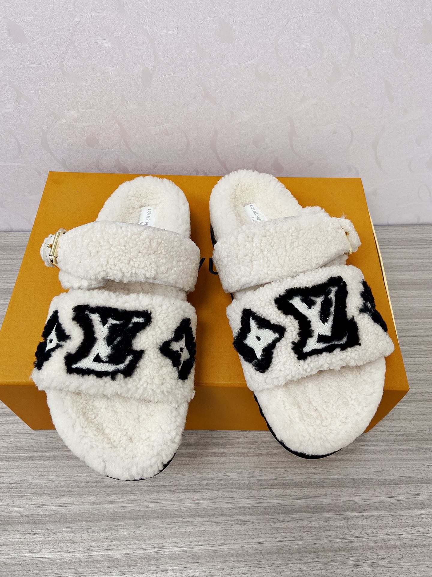 Women L*ouis V*uitton Top Sandals