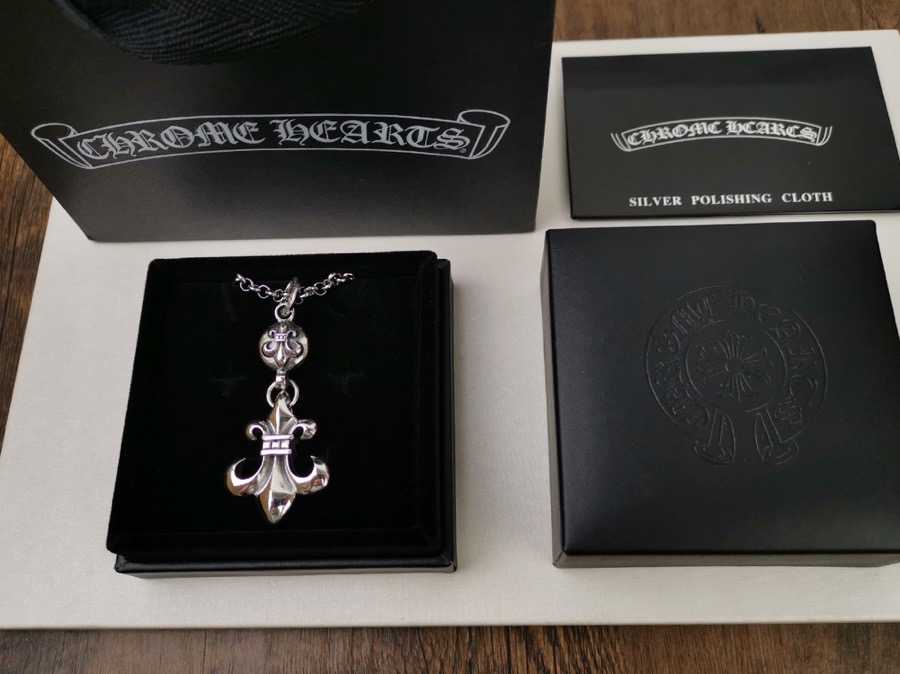 Necklace C*hrome H*earts