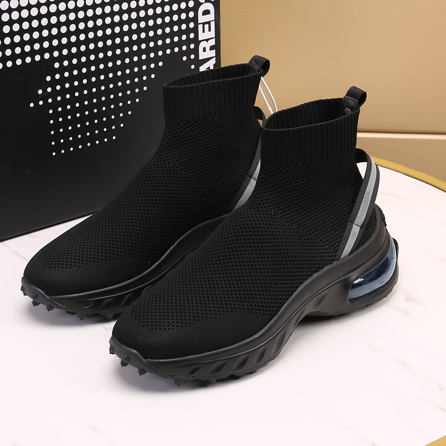 Men O*ff W*hite Top Sneakers