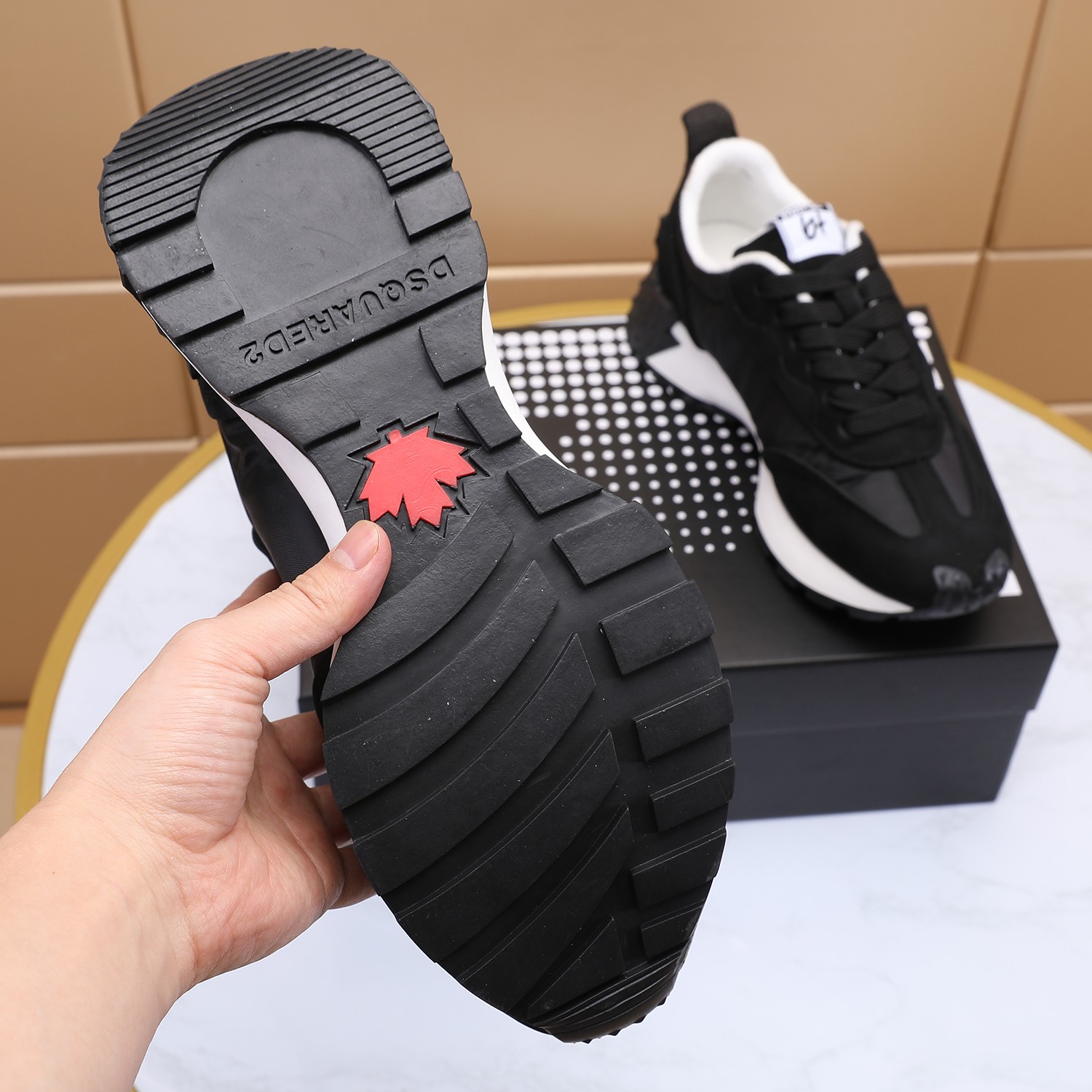 Men O*ff W*hite Top Sneakers