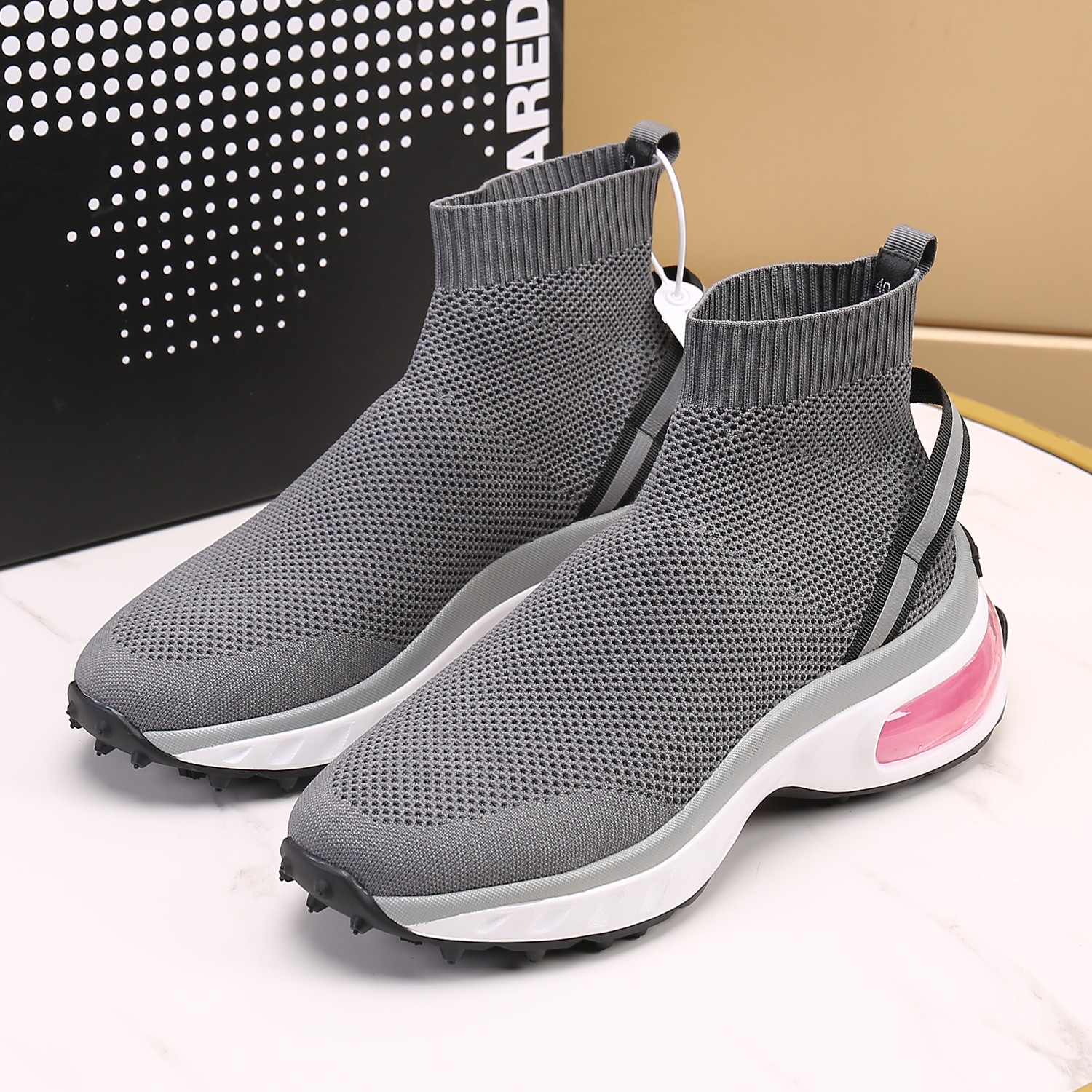 Men O*ff W*hite Top Sneakers