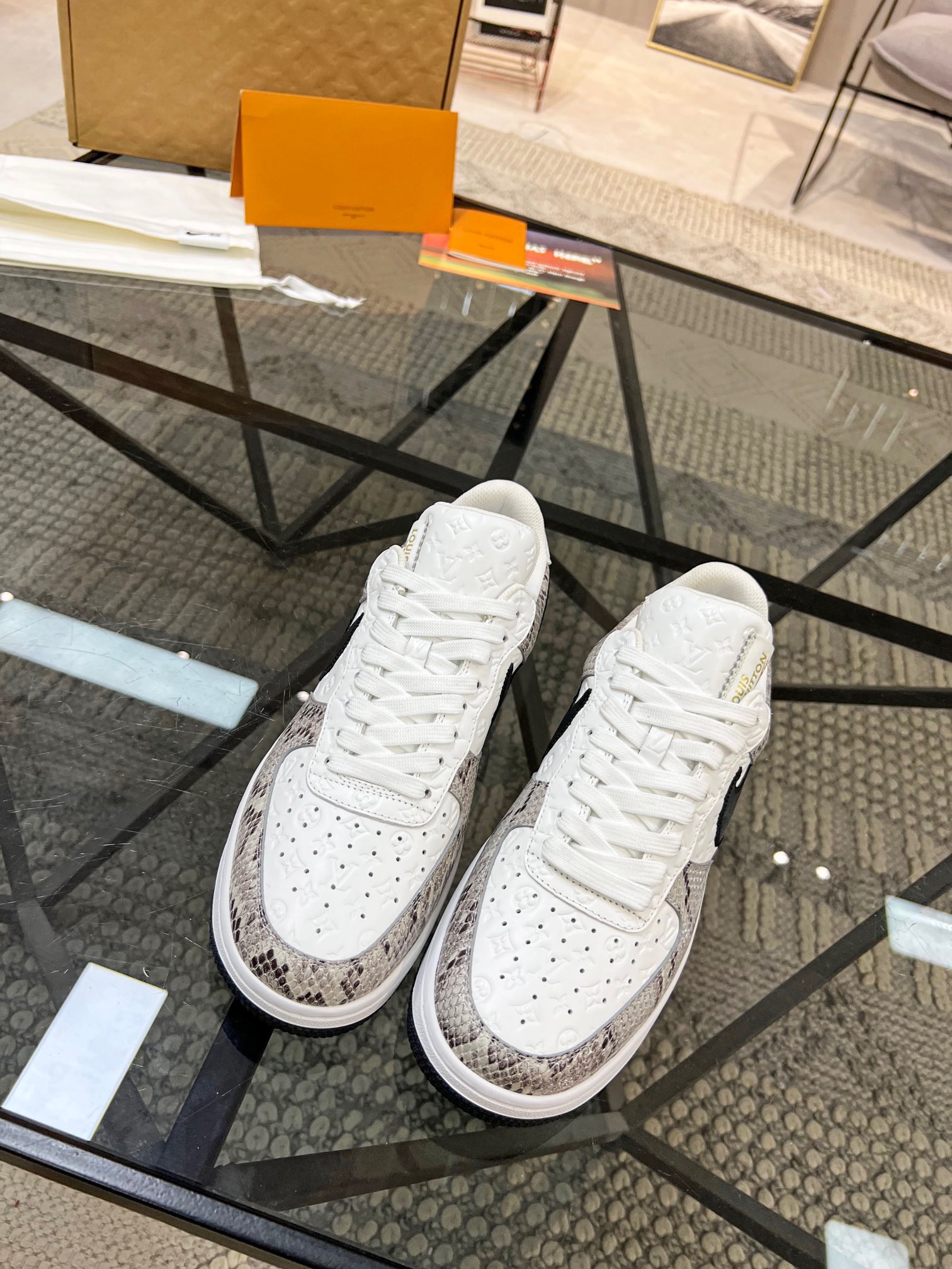 Men Women L*ouis V*uitton x NIKE Sneakers Maikesneakers