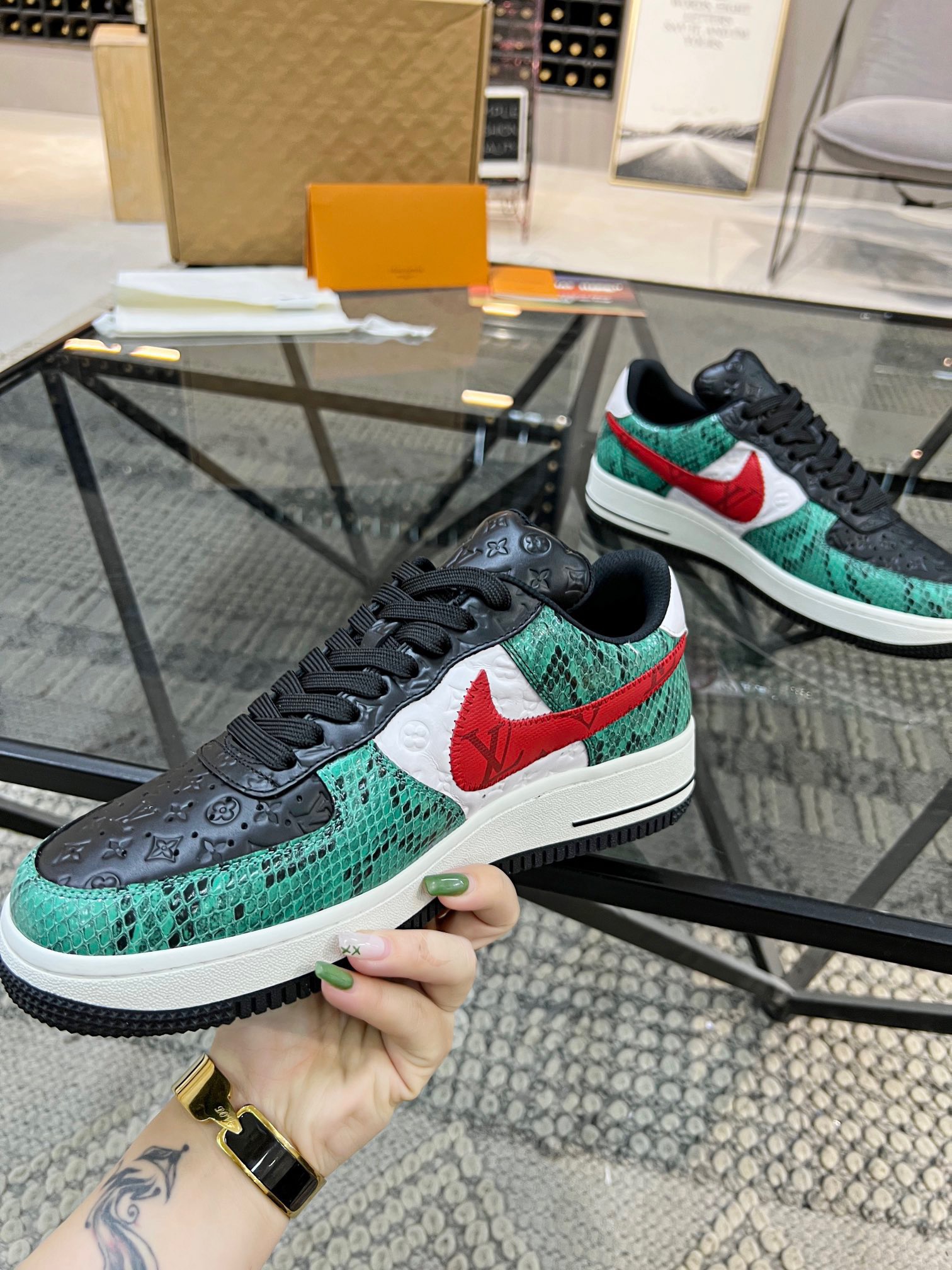 Men Women L*ouis V*uitton x NIKE Sneakers Maikesneakers