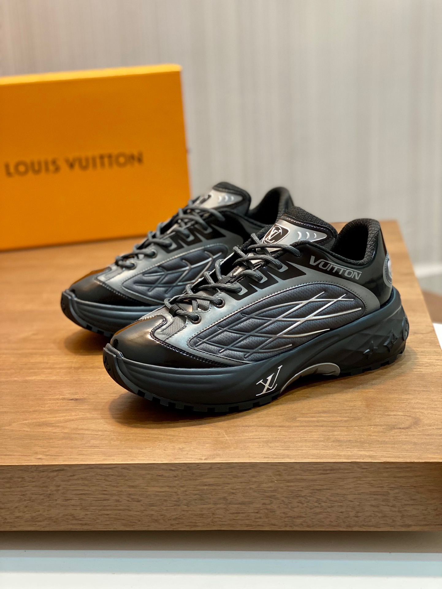 Men L*ouis V*uitton Top Sneaker