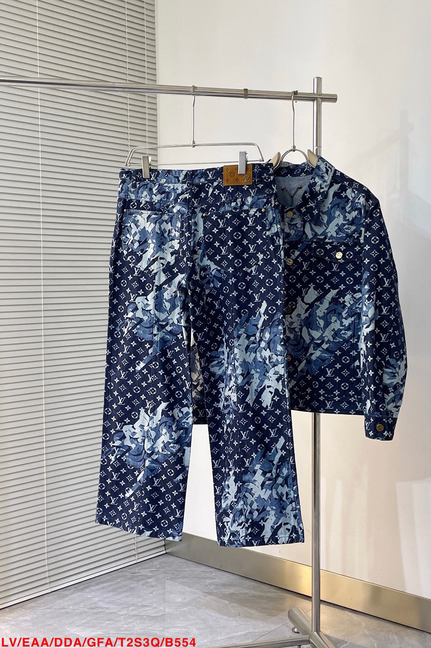 Men suits Top Quality