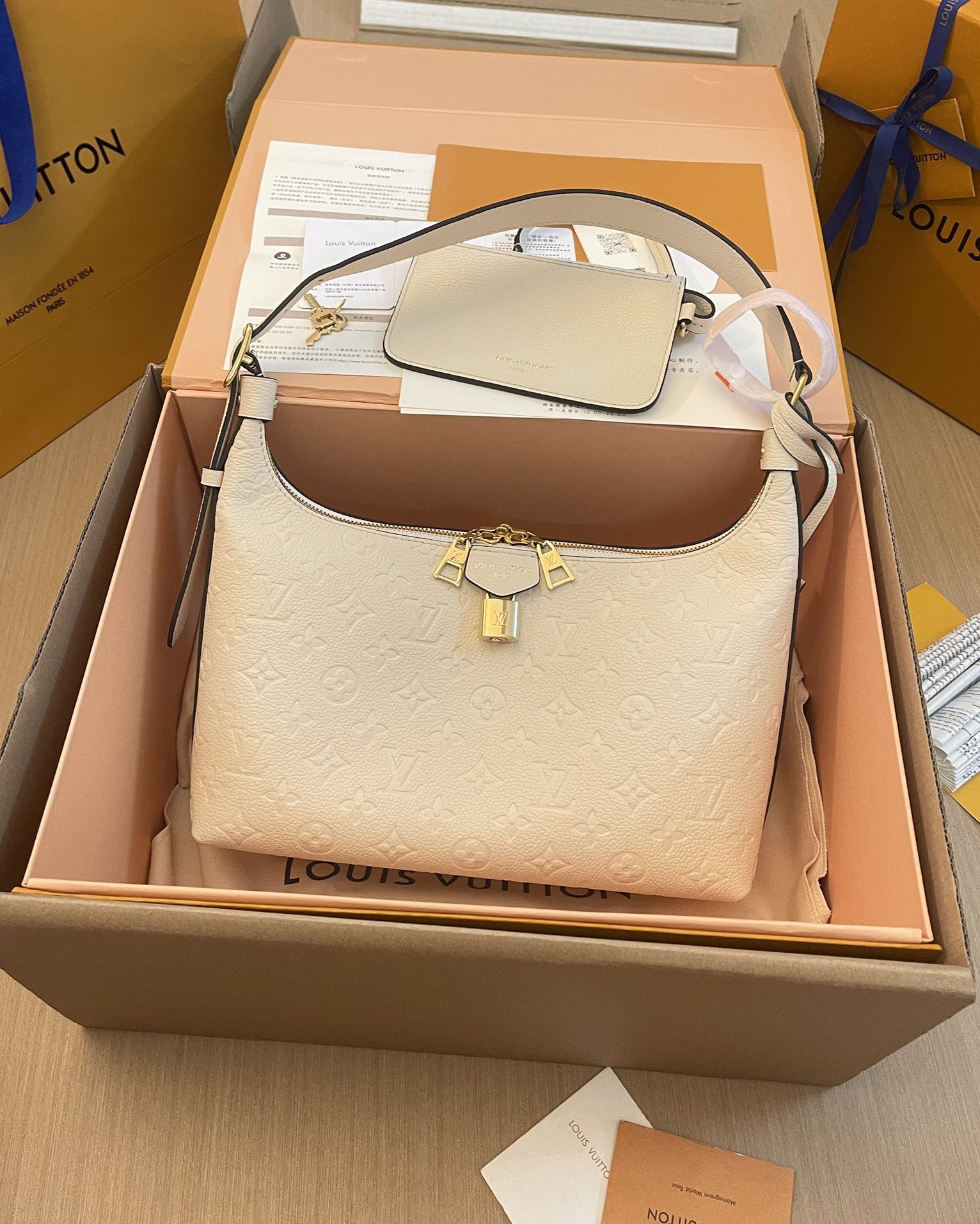 women L*ouis V*uitton Top Bag N46609