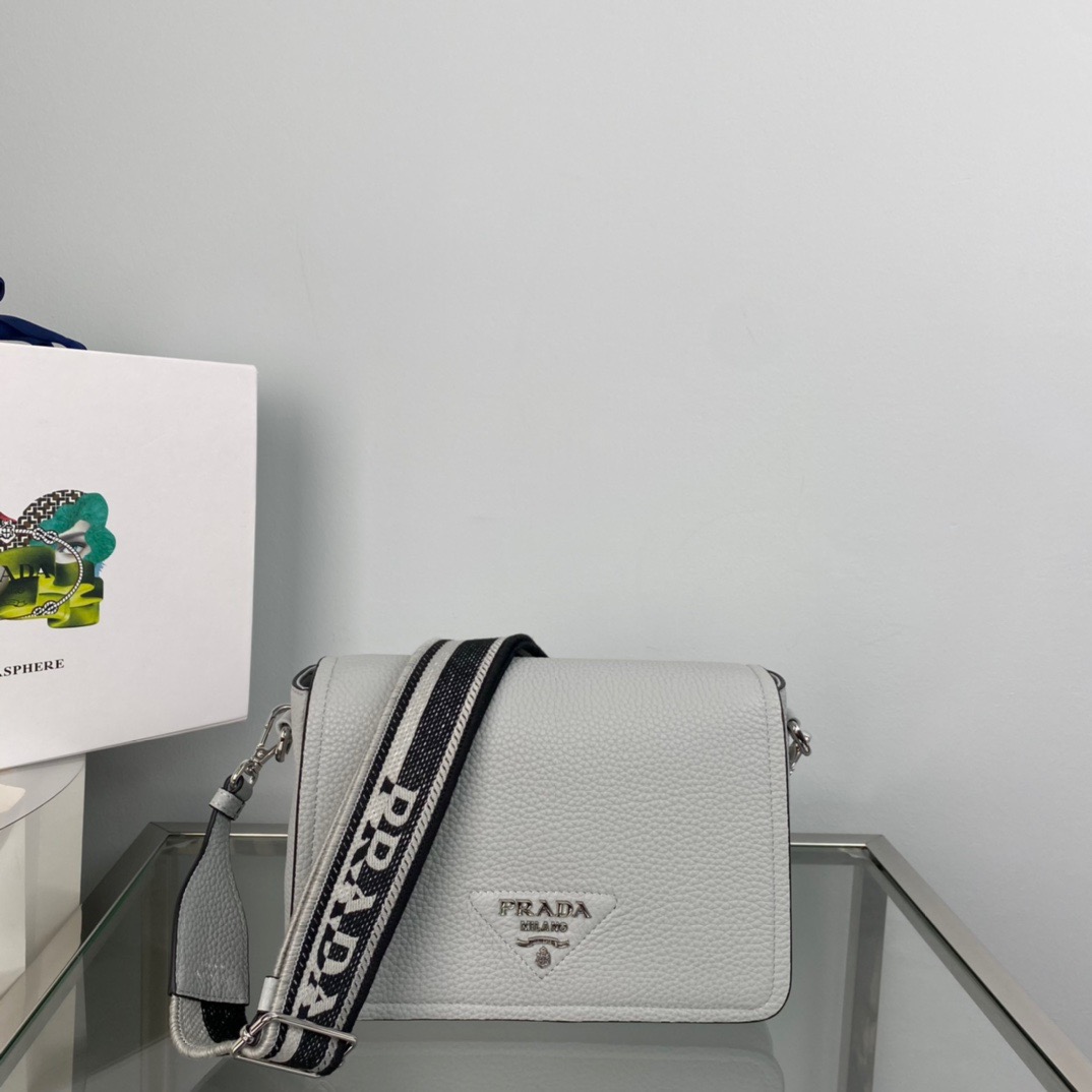 P*rada Bag Top Quality