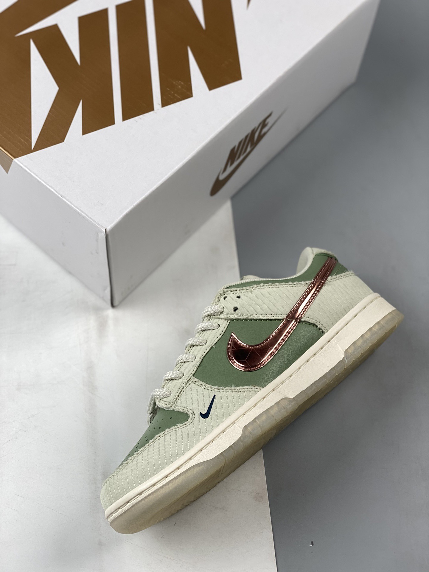 Men Women Nike SB Dunk Low