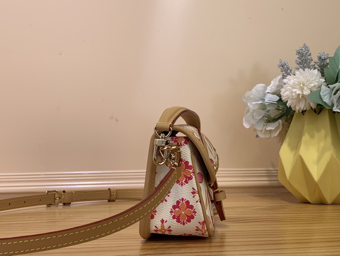 L*ouis V*uitton Top Bag