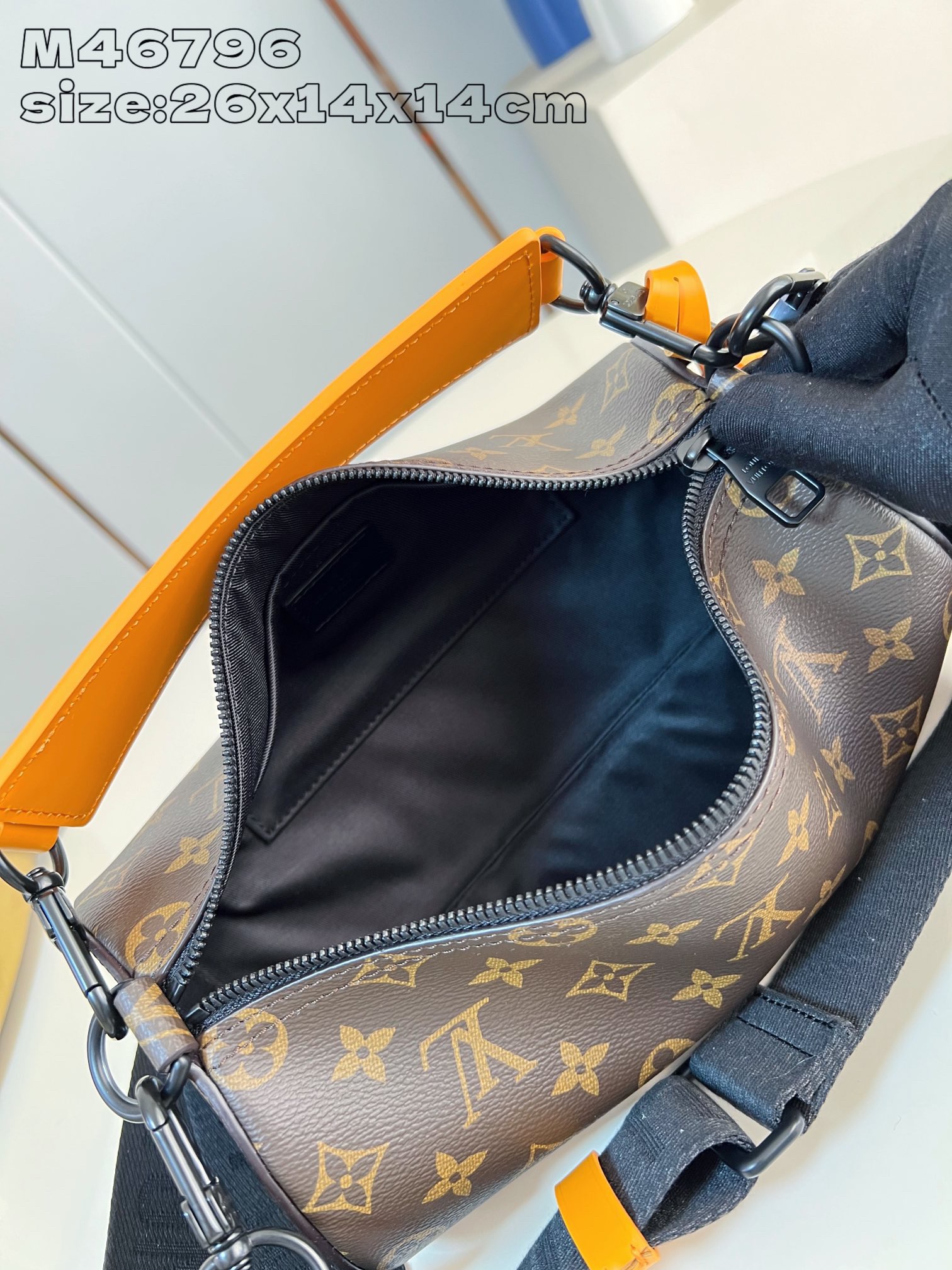 L*ouis V*uitton Top Bag