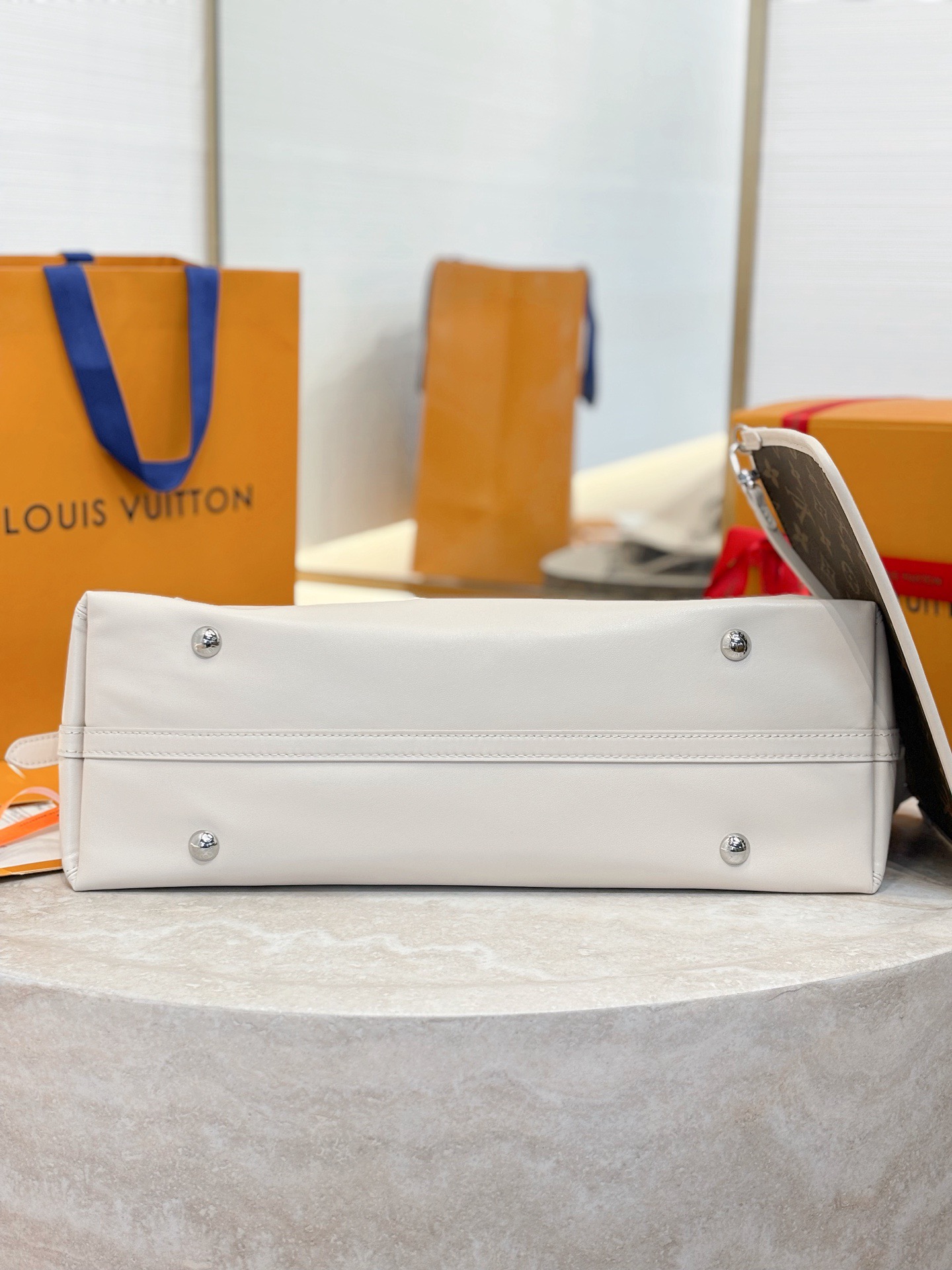 L*ouis V*uitton Top Bag