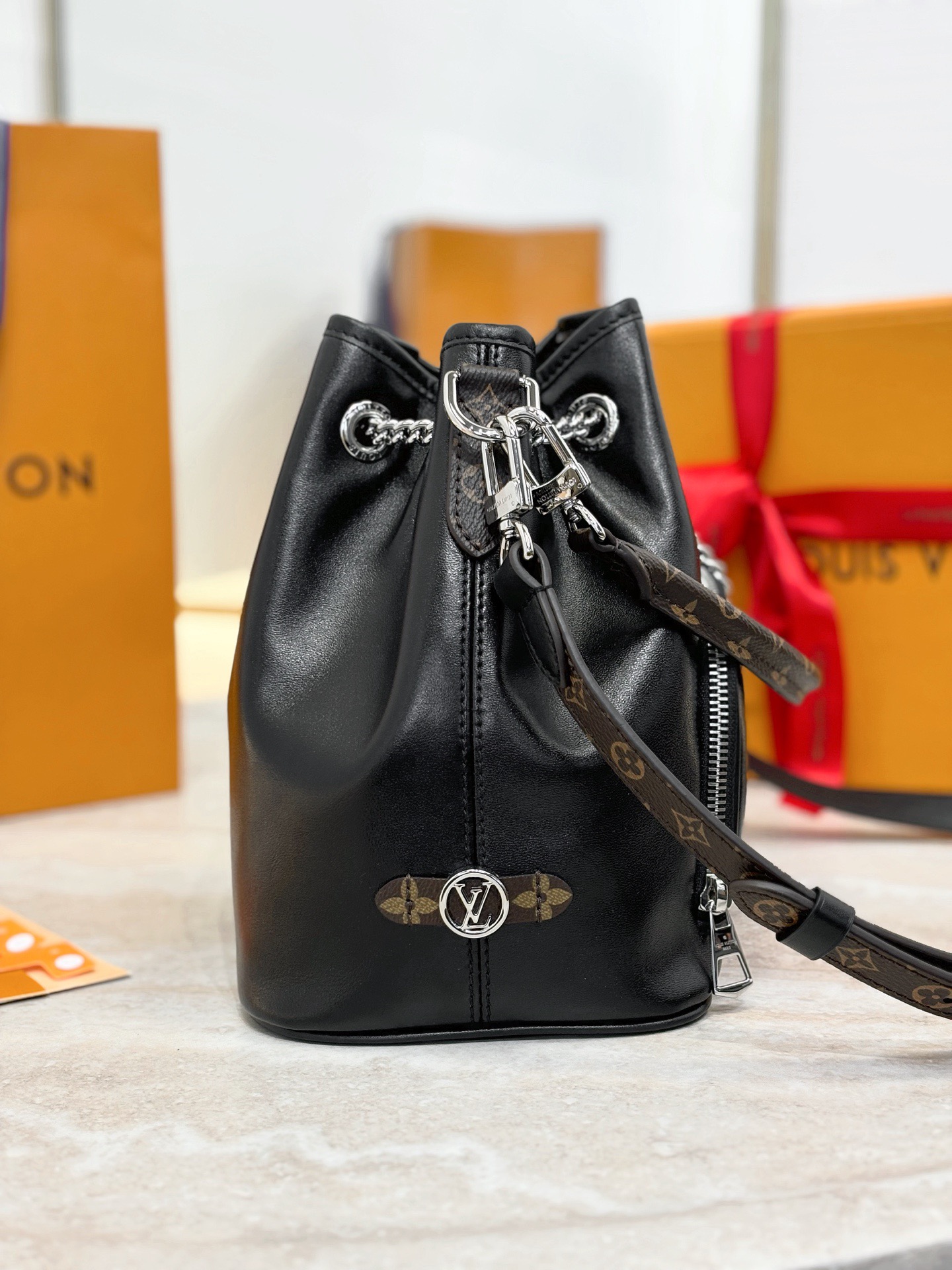 L*ouis V*uitton Top Bag