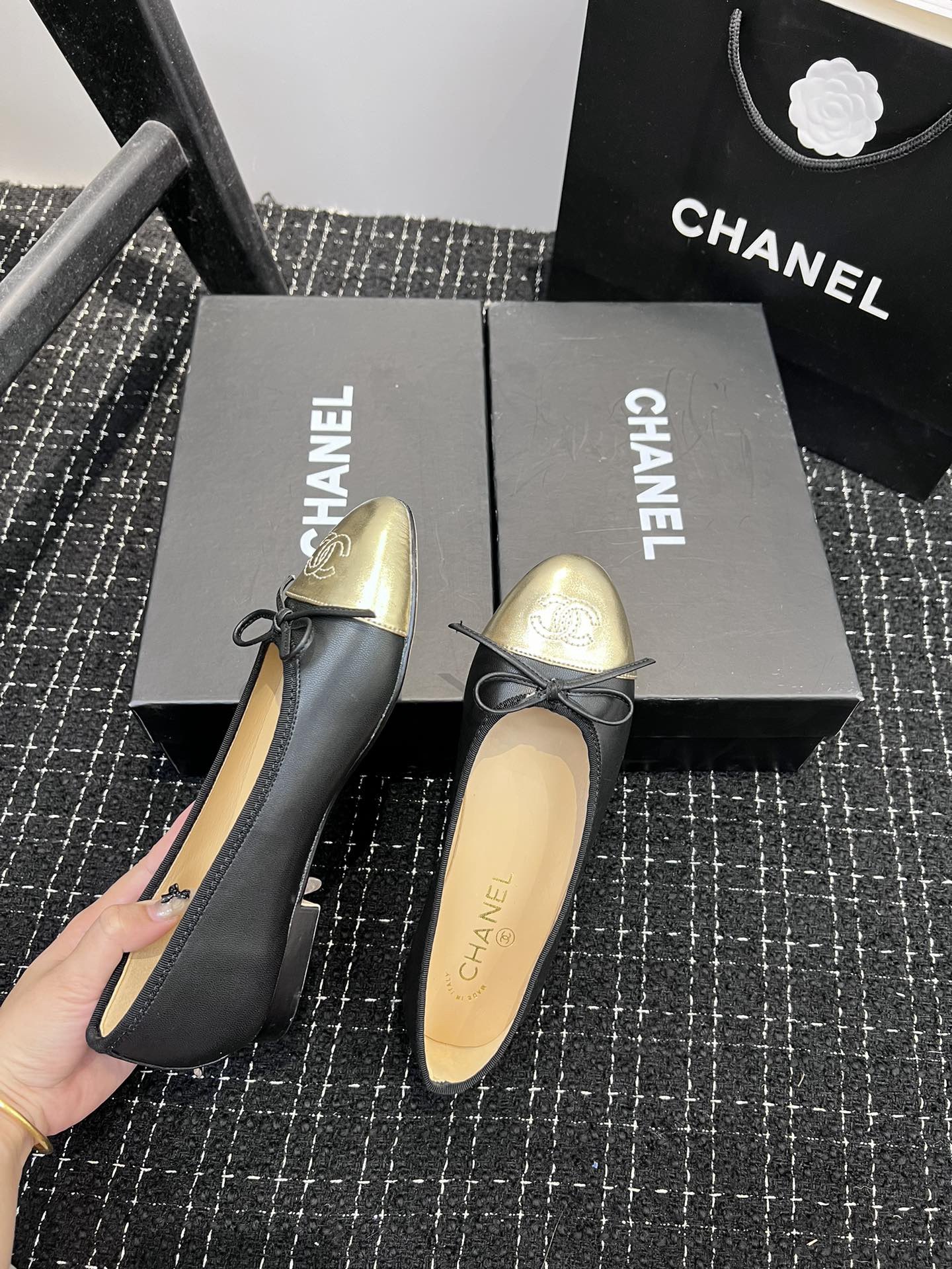 Women Top Quality C*hanel shoes