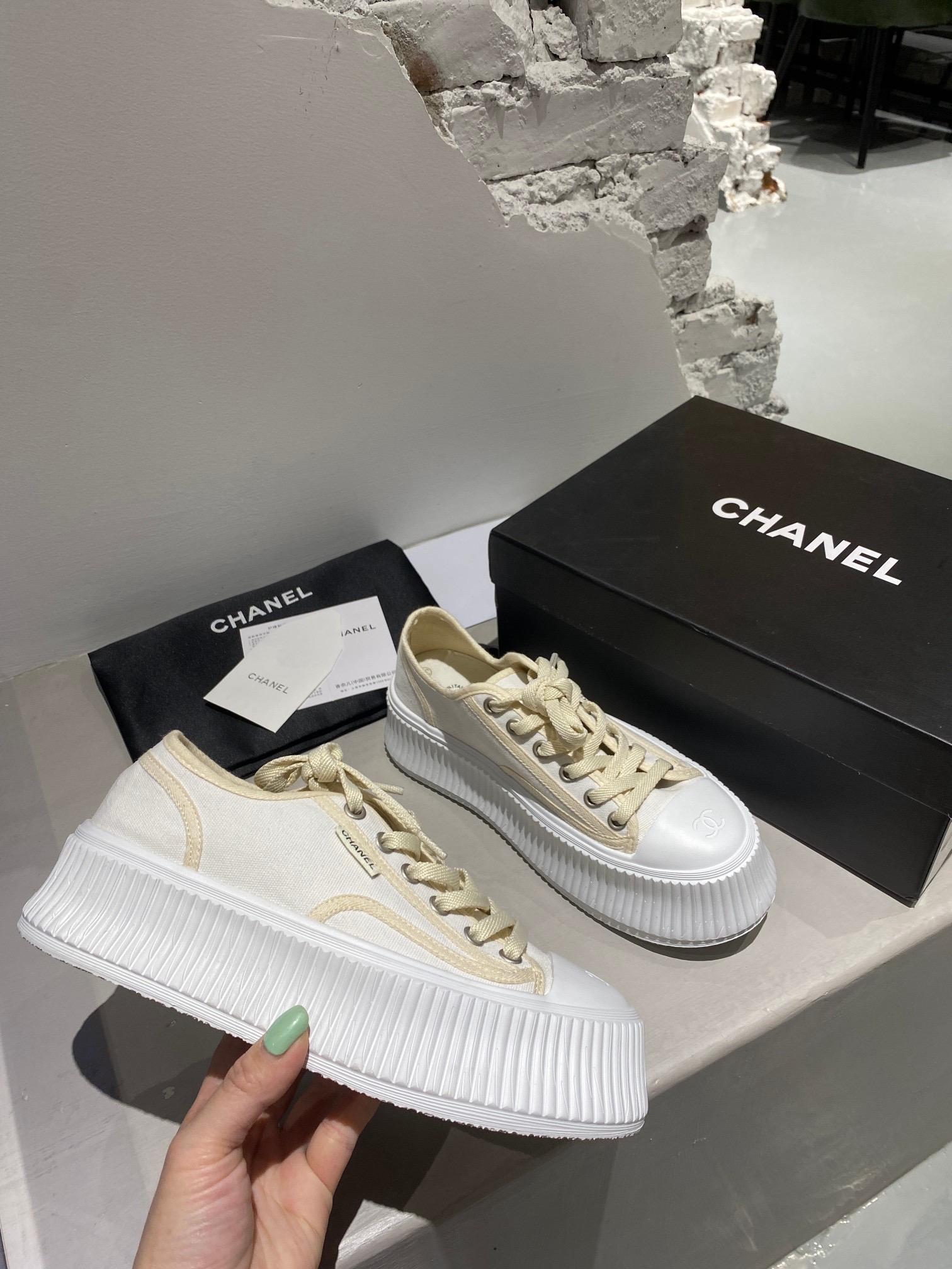 Women Top Quality C*hanel shoes