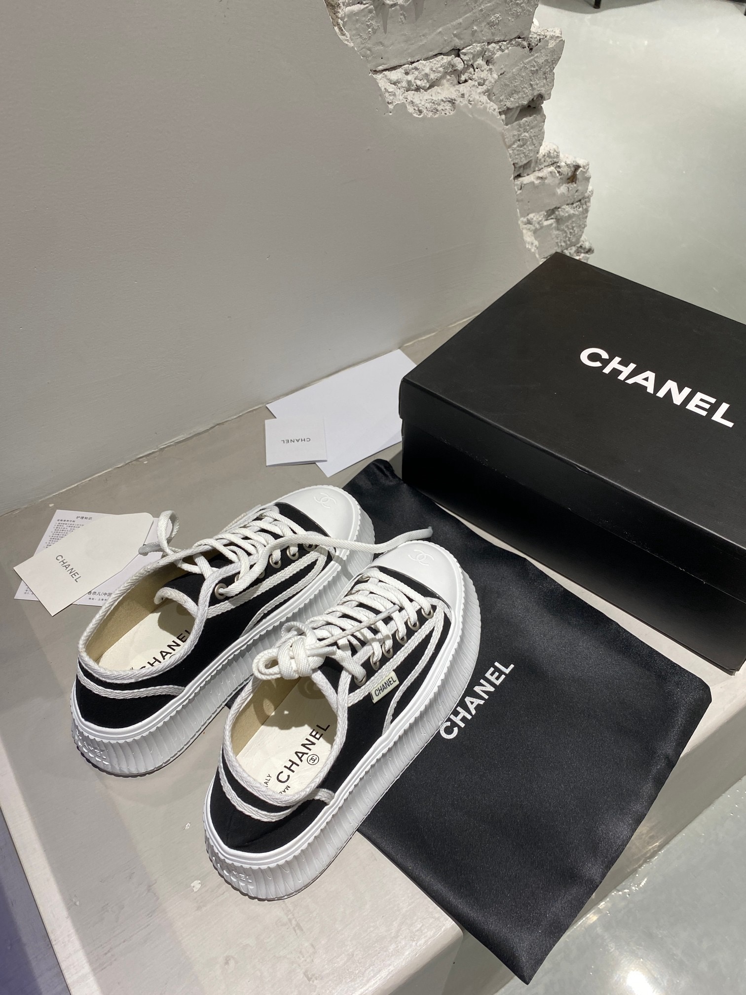 Women Top Quality C*hanel shoes